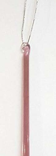 Glastropfen zum hängen violett irisierend mit silberfarbigen Bändchen Glasträne Länge ca. 12 cm Durchmesser 7 mm