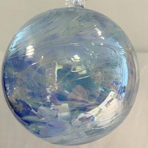 Kugel zum hängen bunte Glaskugel Ornament blau klar Fensterdekoration mundgeblasenes Kristallglas Durchmesser ca. 10 cm