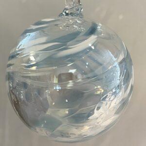 Kugel zum hängen bunte Glaskugel türkis weiss klar Fensterdekoration mundgeblasenes Kristallglas Durchmesser ca. 8 cm Oberstdorfer Glashütte