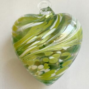 Herz zum hängen  grün klar Glas Herz Höhe 9 cm Breite 7,5 cm Tiefe 4 cm mundgeblasen Johanna